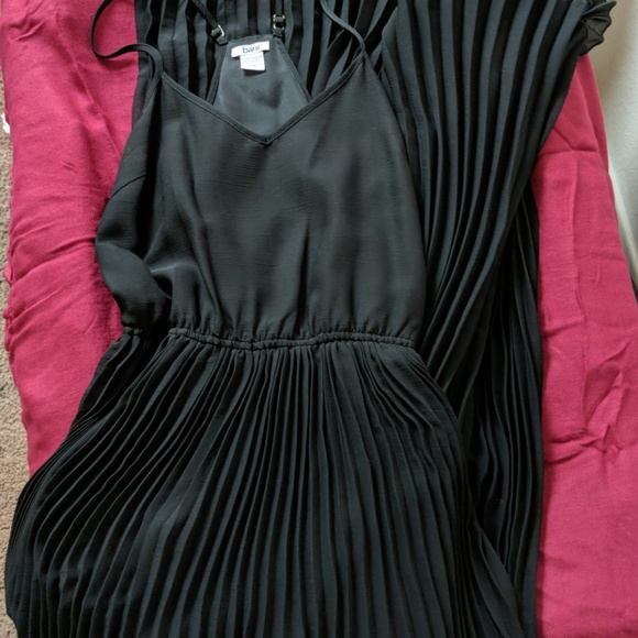 bar iii pleated maxi dress